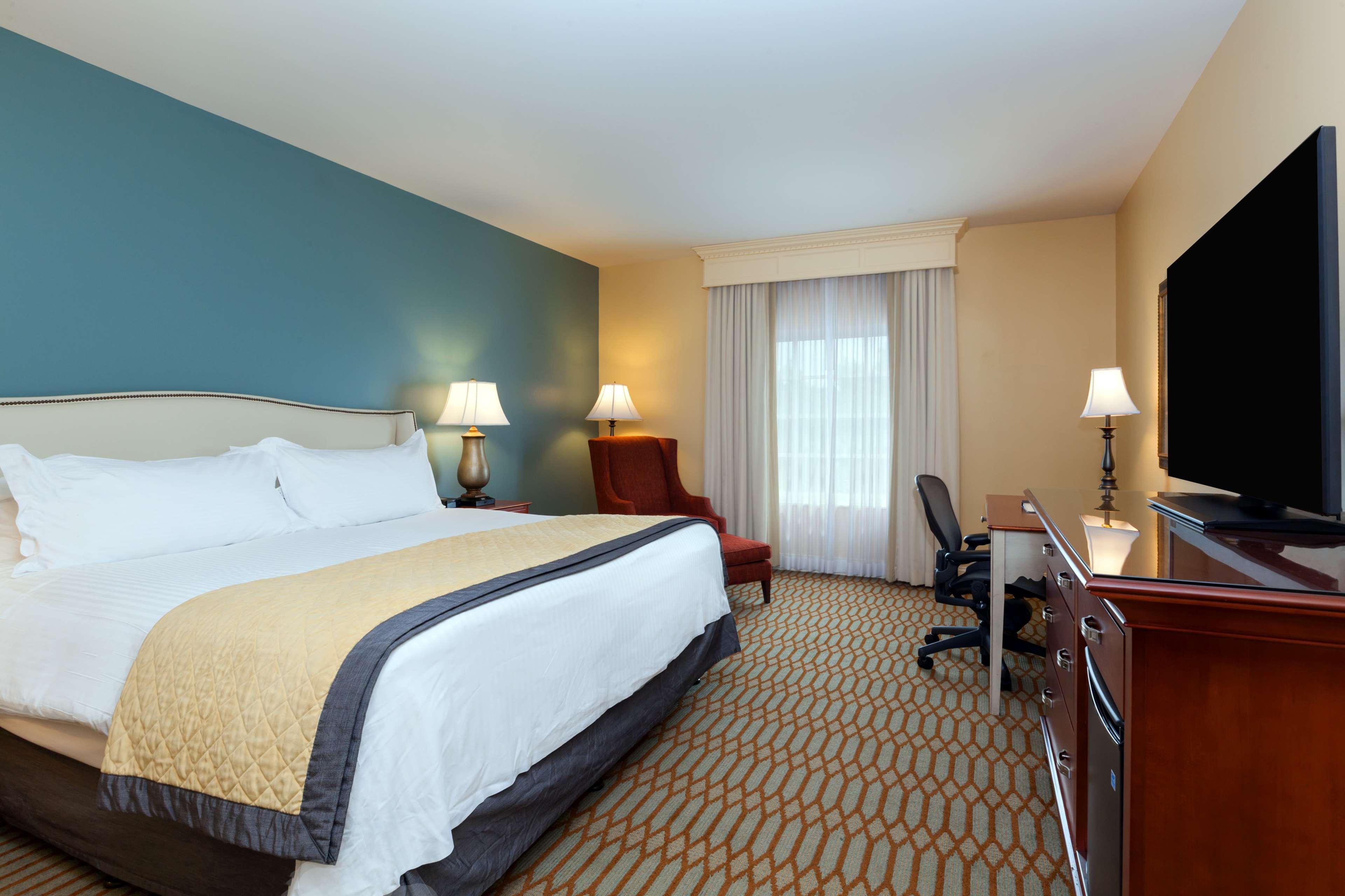 Virginia Crossings Hotel, Tapestry Collection By Hilton Глен Ален Екстериор снимка