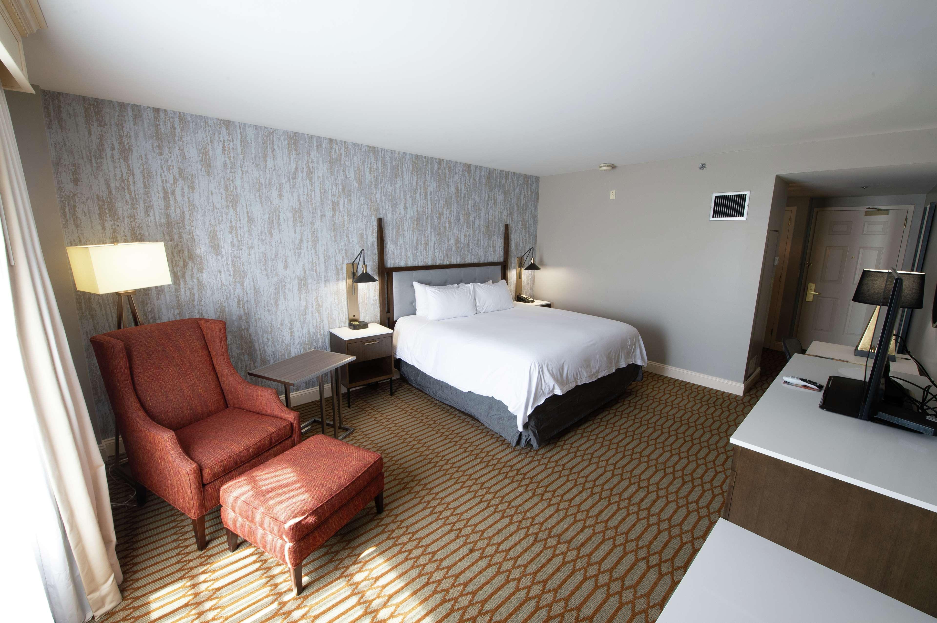 Virginia Crossings Hotel, Tapestry Collection By Hilton Глен Ален Екстериор снимка