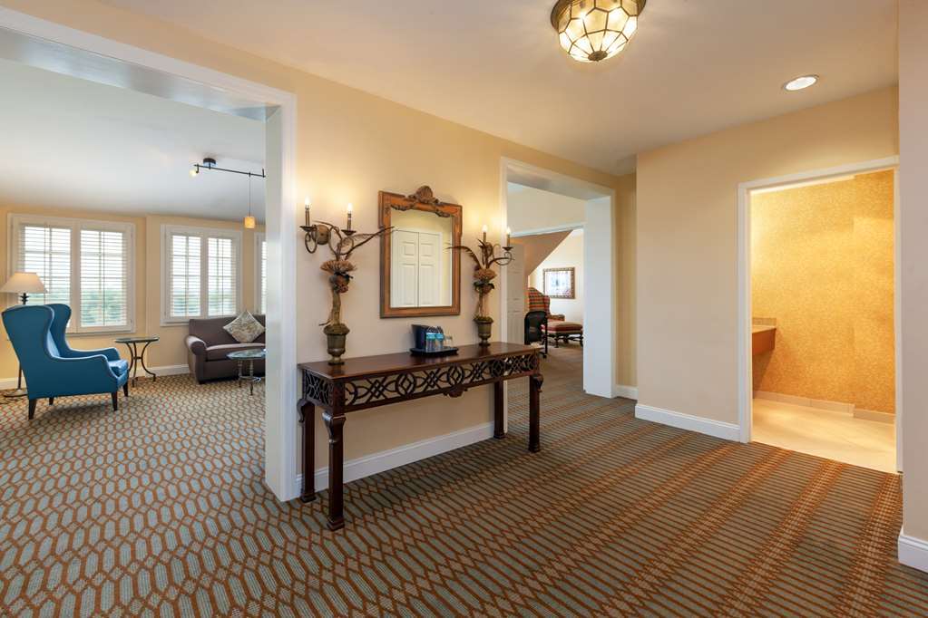 Virginia Crossings Hotel, Tapestry Collection By Hilton Глен Ален Стая снимка