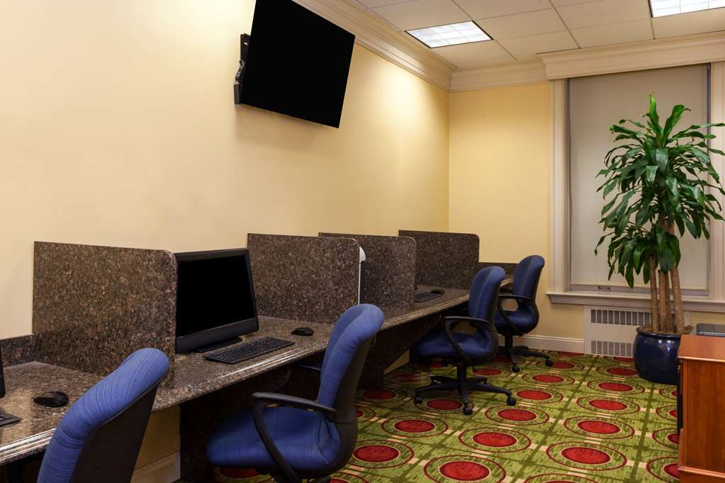 Virginia Crossings Hotel, Tapestry Collection By Hilton Глен Ален Съоръжения снимка