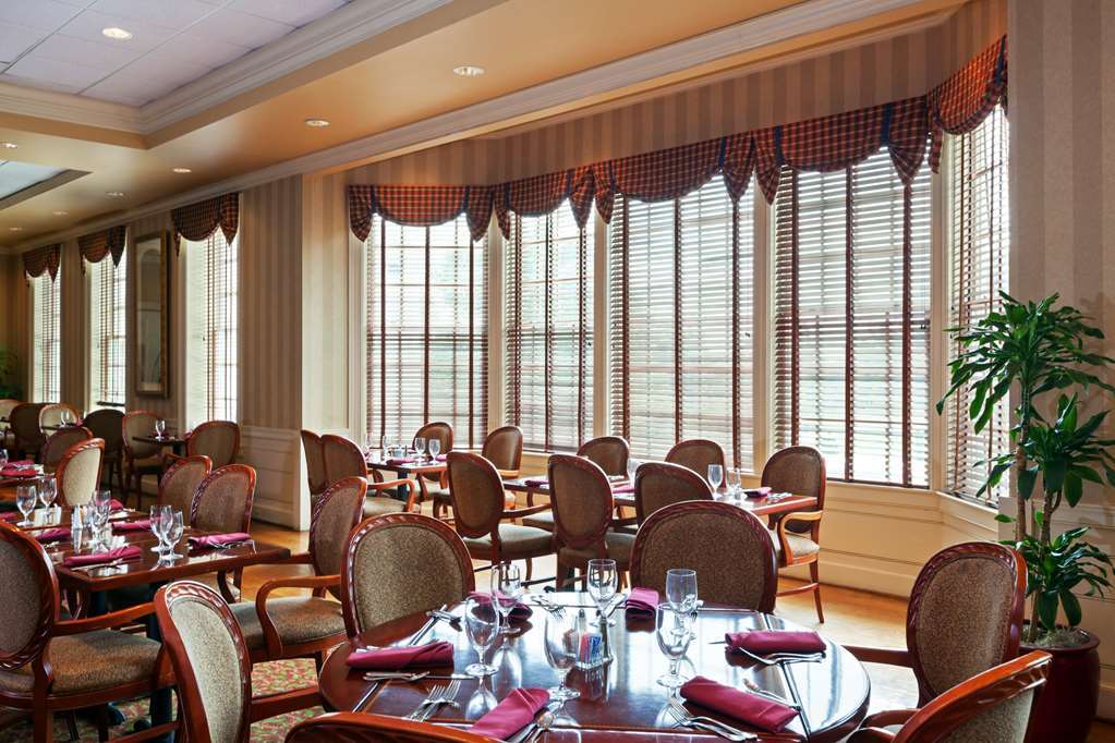 Virginia Crossings Hotel, Tapestry Collection By Hilton Глен Ален Ресторант снимка